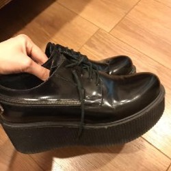 Чёрные кроссовки - фото 1