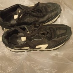 Чёрные кроссовки - фото 5