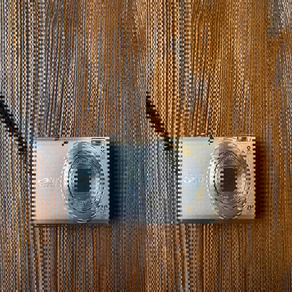 Цифровой фотоаппарат Canon PowerShot A4000 IS