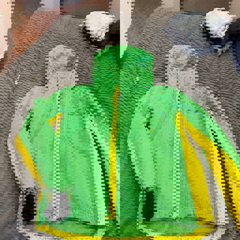 DKNY потертая