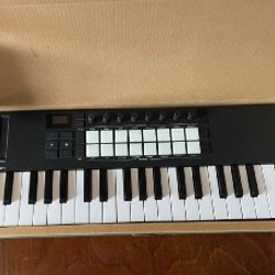 Миди клавиатура Novation Launchkey mini 37 mk4 - фото 4