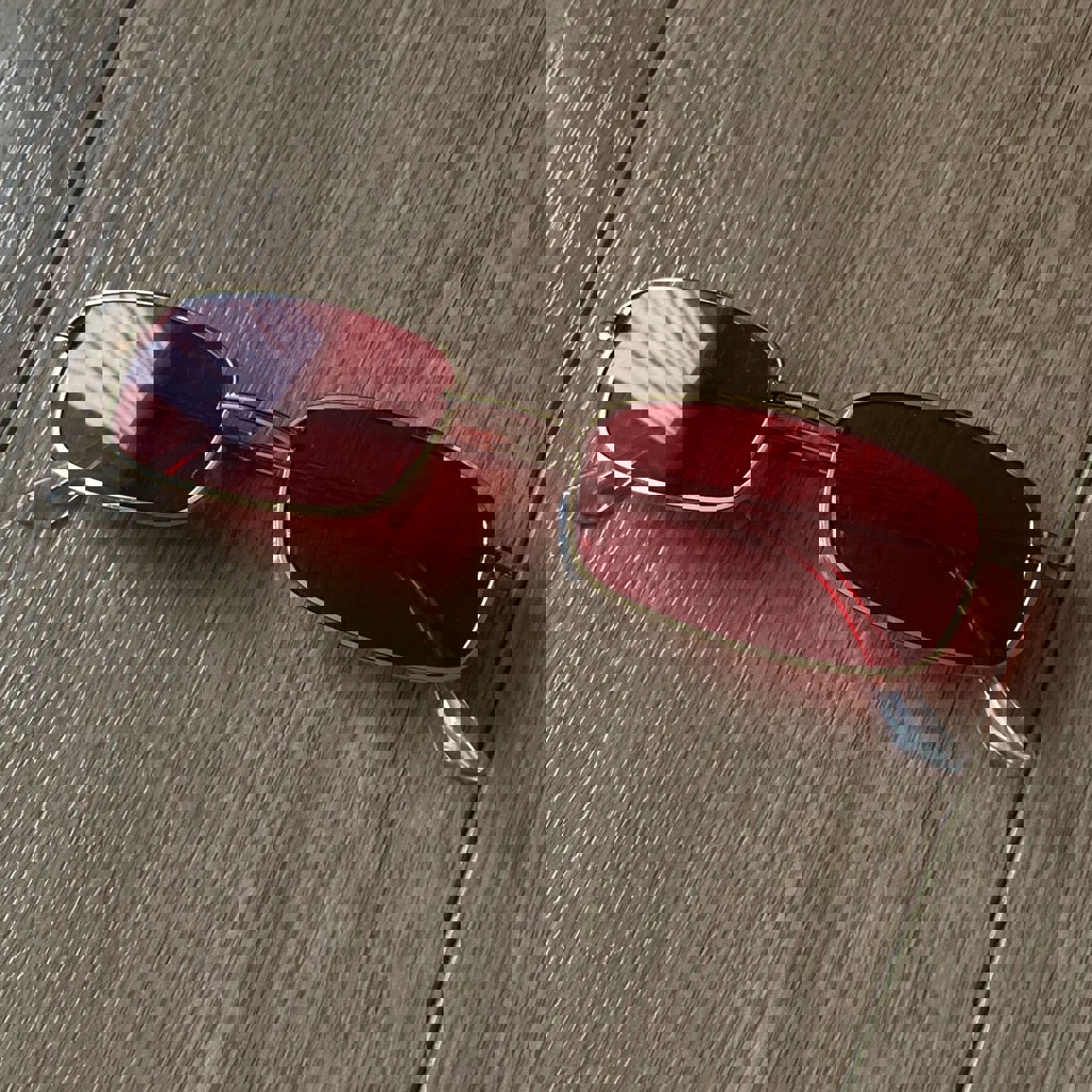 Очки с красными стёклами