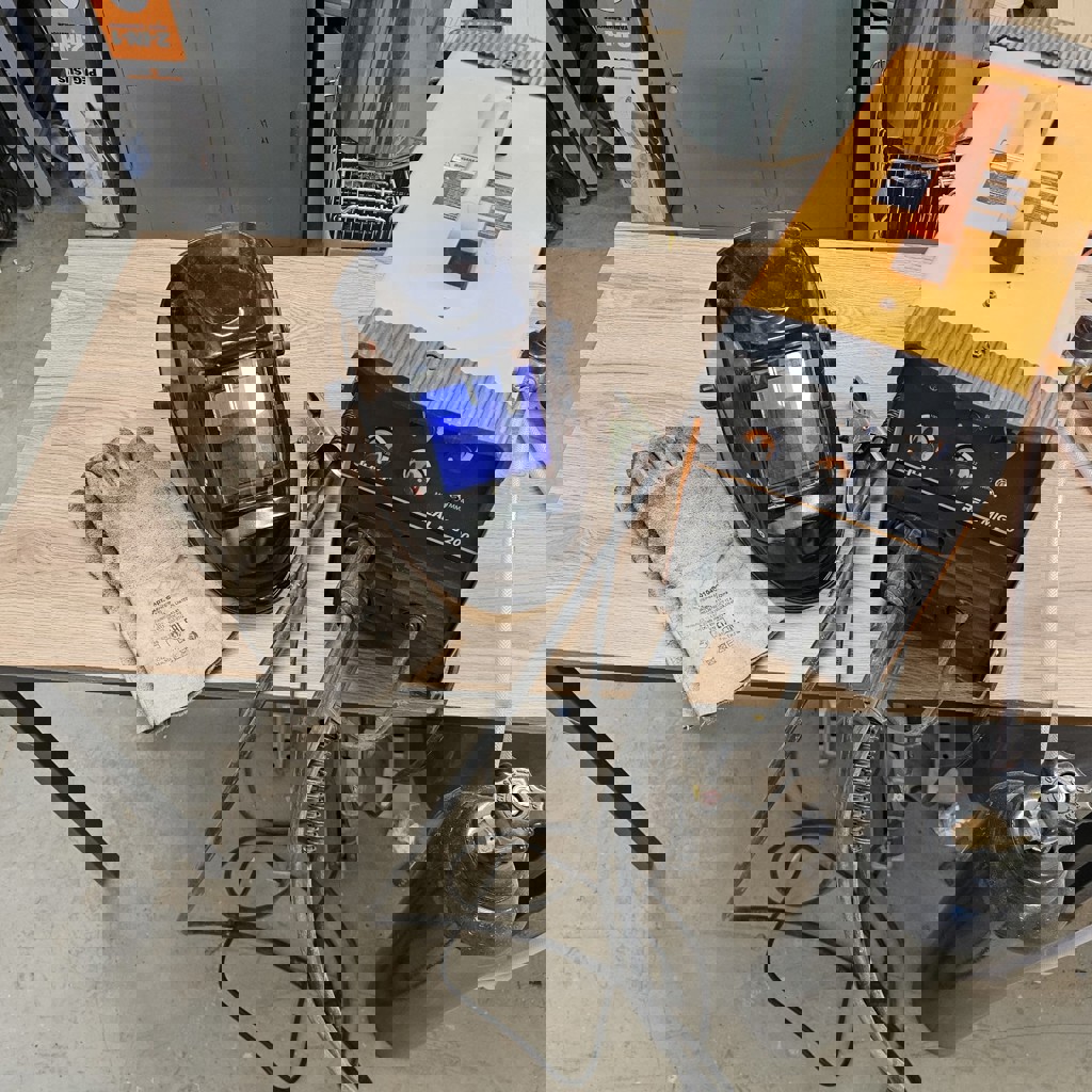 Сварочный полуавтомат Сварог REAL MIG 200 (JASIC)