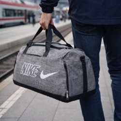 Чёрный рюкзак с карманами - фото 1