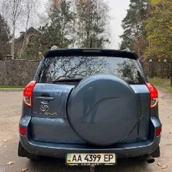 Toyota RAV4 - фото 3