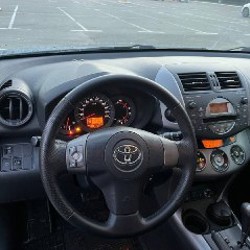 Toyota RAV4 - фото 4