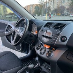 Toyota RAV4 - фото 9