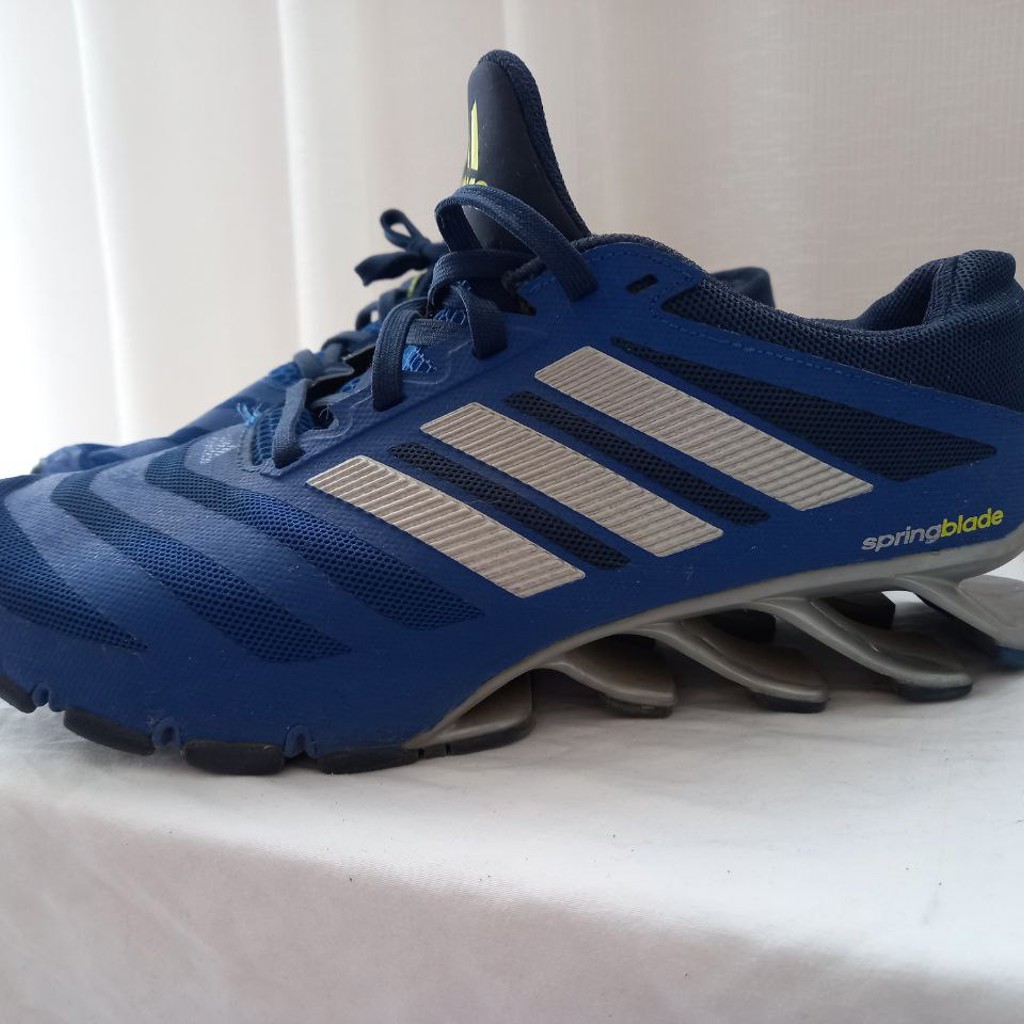 Кроссовки Adidas
