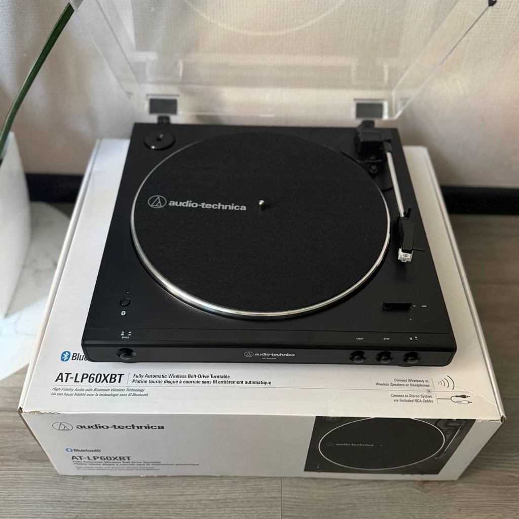 Проигрыватель виниловых пластинок Audio-Technica AT-LP60XBT