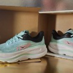 HOKA ONE ONE - фото 2