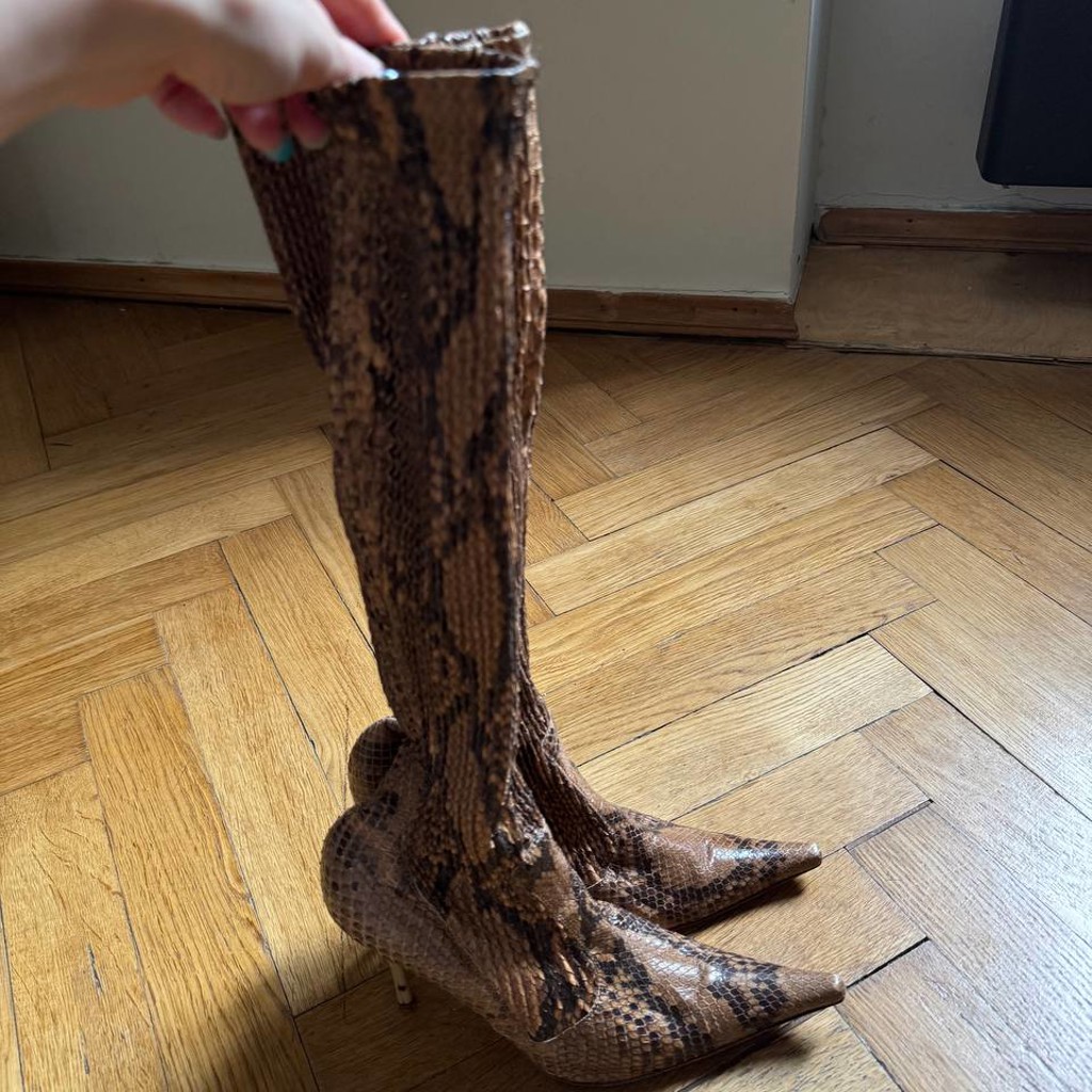 Сапоги на каблуке