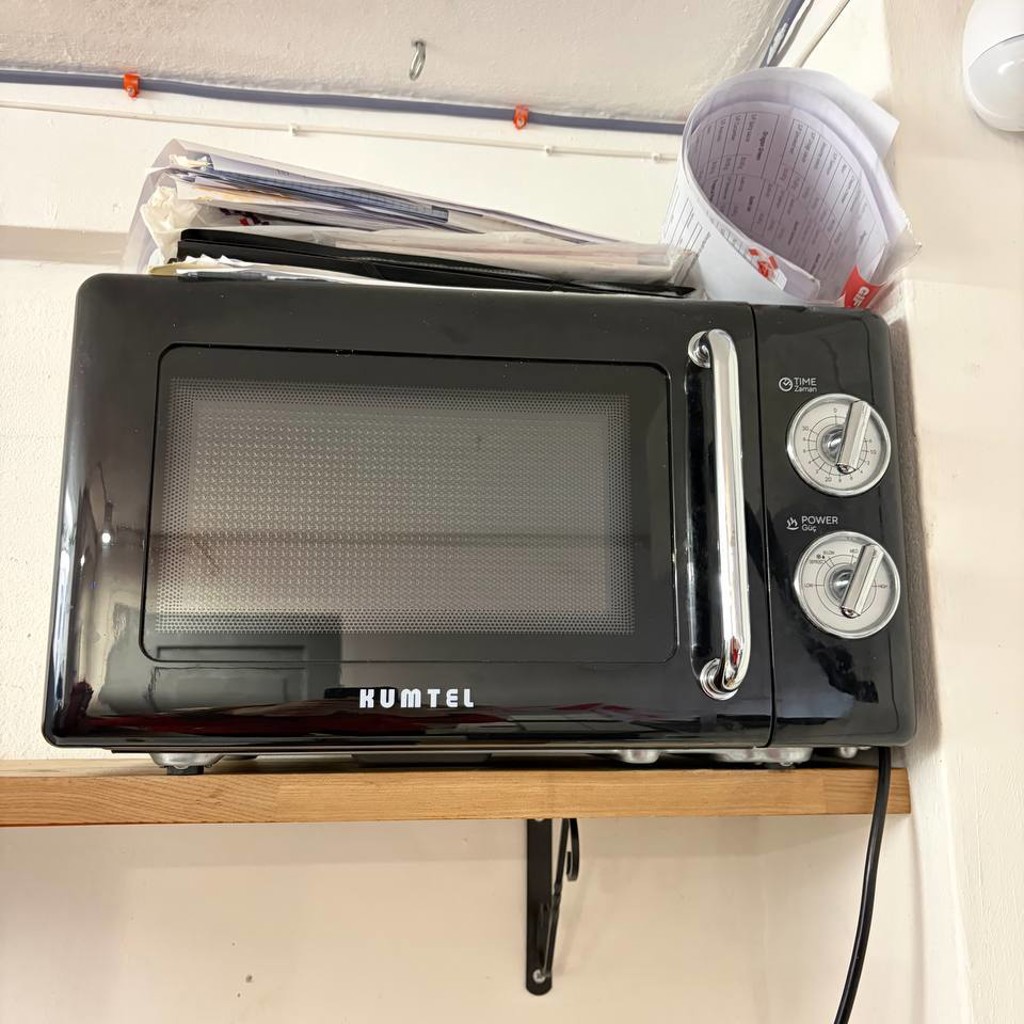 Микроволновка Kumtel Microwave Oven Retro