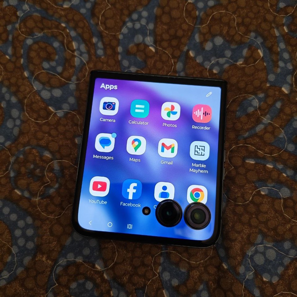 Смартфон Motorola Razr 50 Ultra