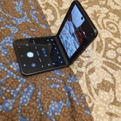 Смартфон Motorola Razr 50 Ultra - фото 3