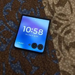 Смартфон Motorola Razr 50 Ultra - фото 4