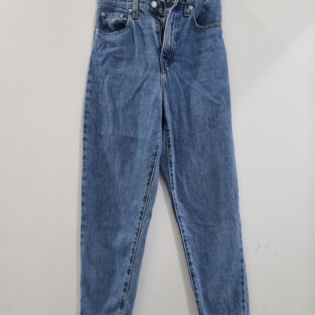 Джинсы Levis