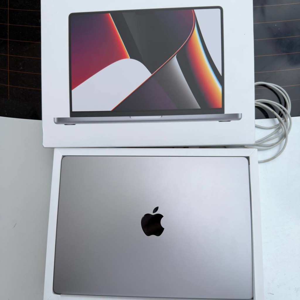 MacBook Pro 14 дюймов