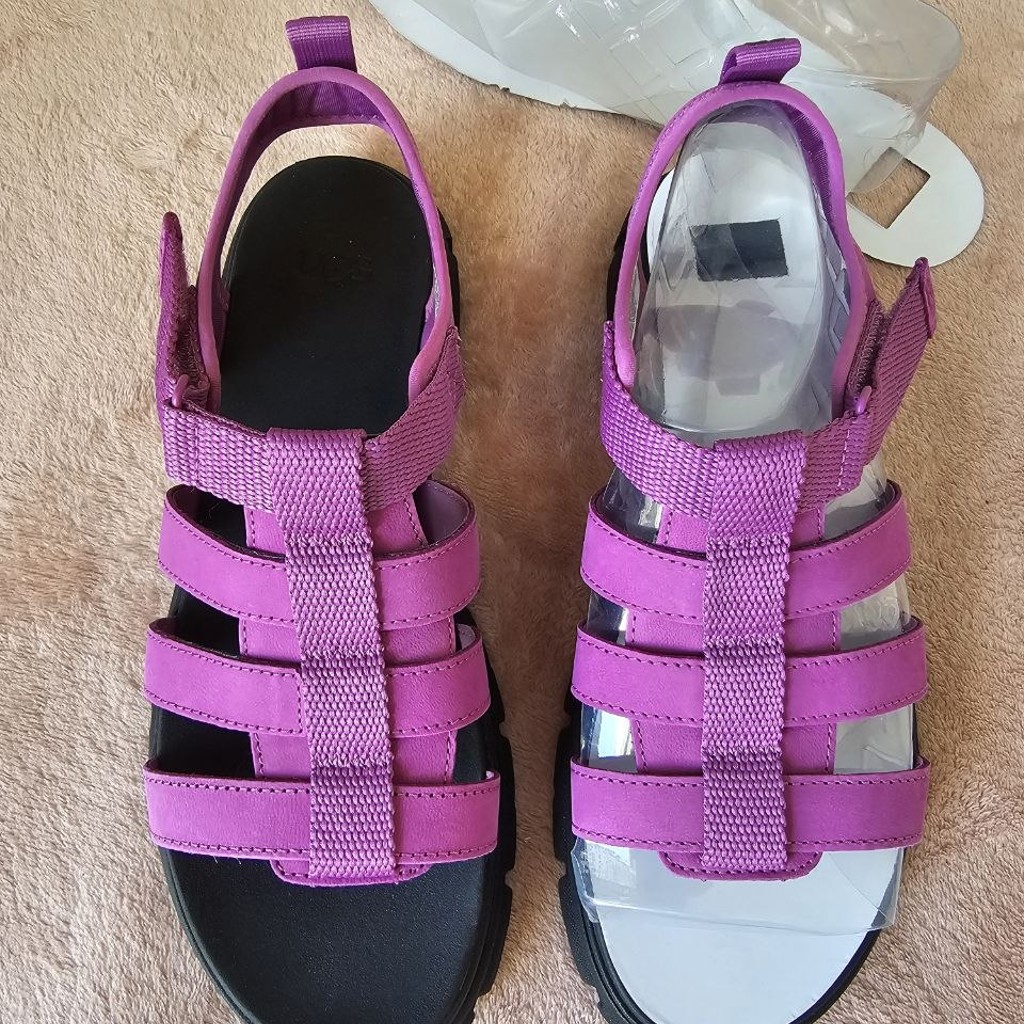 Босоножки UGG