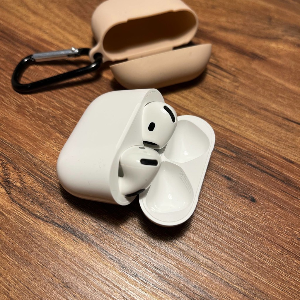 Наушники AirPods 4