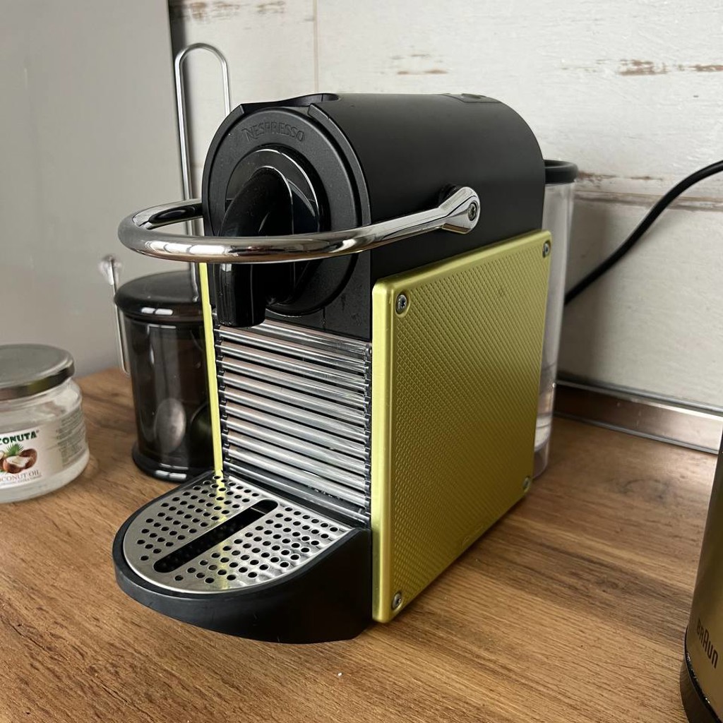 Кофемашина Nespresso Pixie