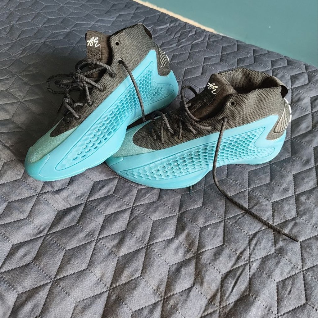 Adidas Anthony Edwards