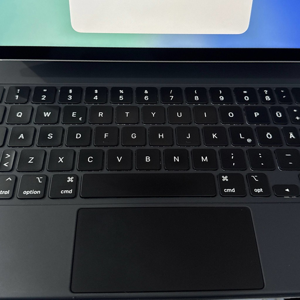 Клавиатура-чехол Apple Magic Keyboard