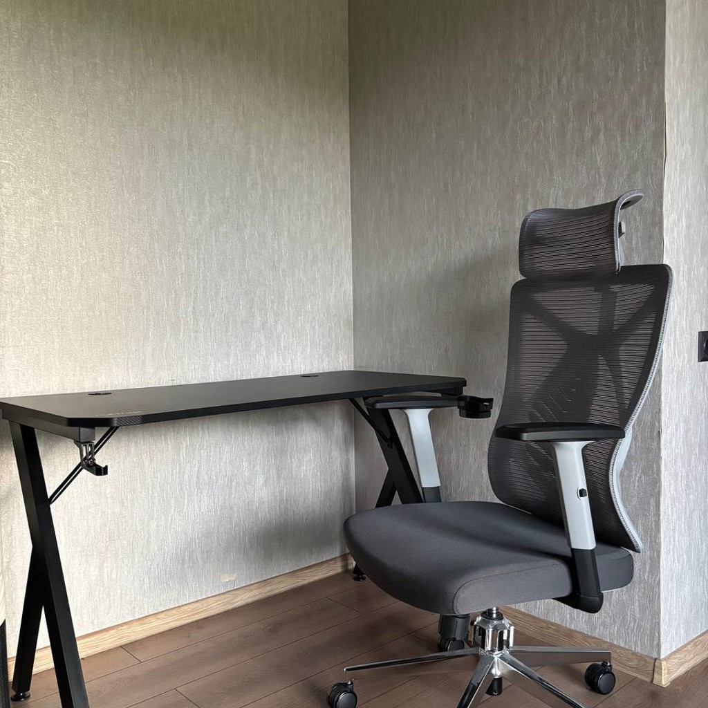 Trust GXT 700 Omnius Gaming Desk