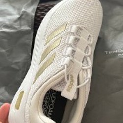 Кроссовки adidas - фото 3