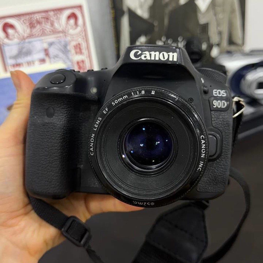 Canon EOS 90D