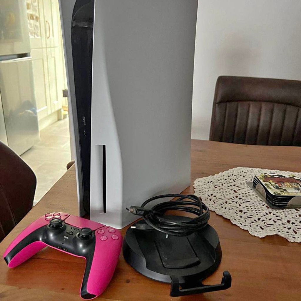 PlayStation 5 с дисководом