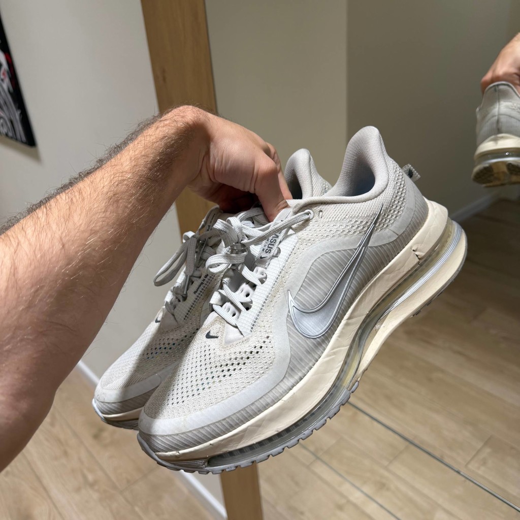Кроссовки Nike