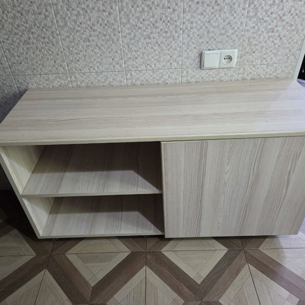 Стол для телевизора