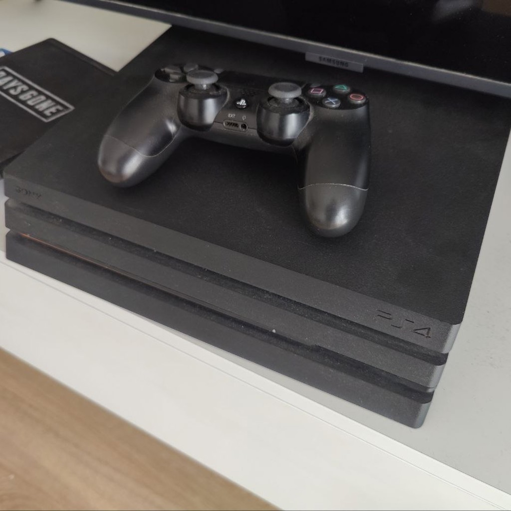 PS4 PRO