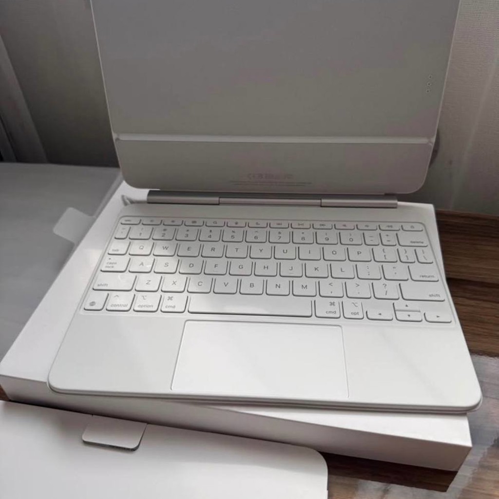 Magic Keyboard для iPad Air