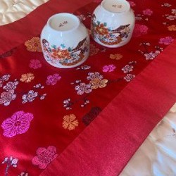 Дорожка и две чайные чашки - фото 3