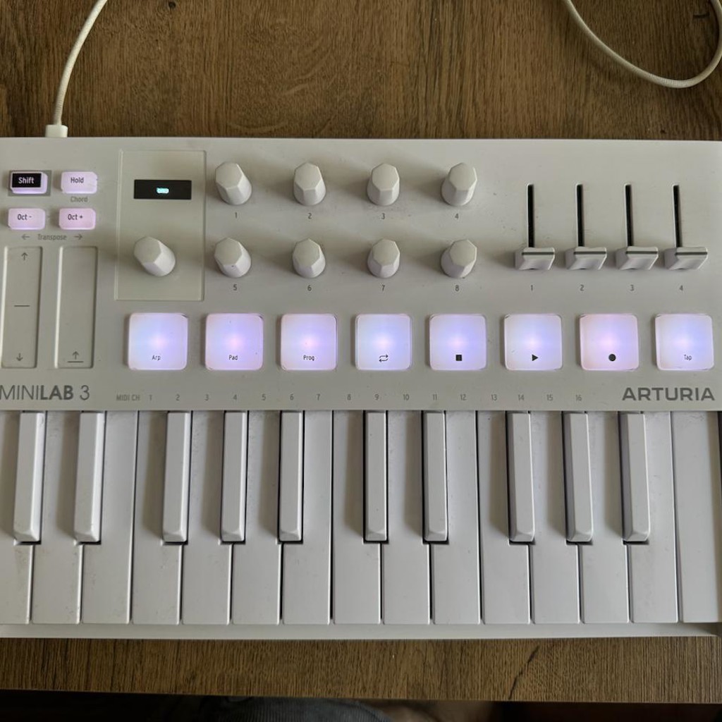 MIDI-клавиатура Arturia Minilab 3