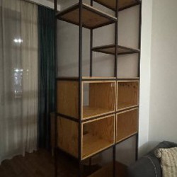 Металлическая конструкция с деревянными полками - фото 2