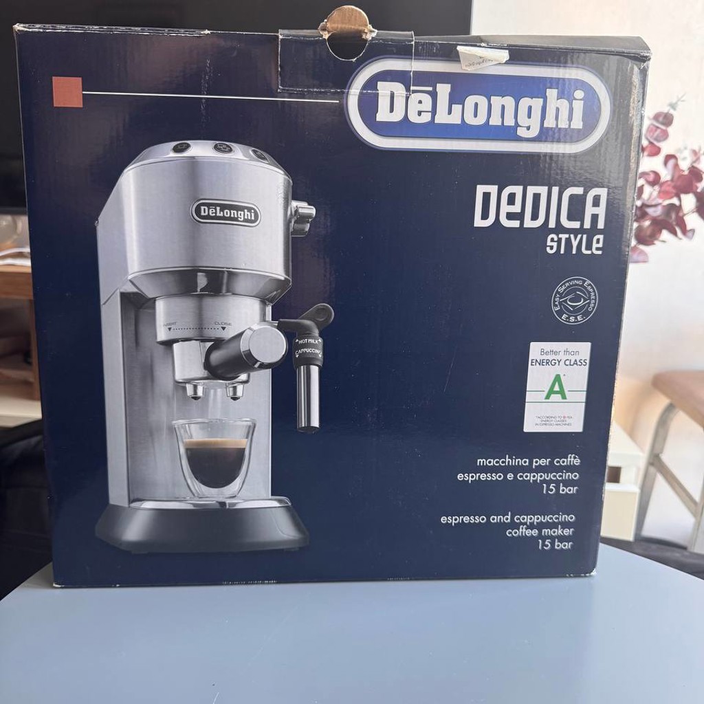 Кофемашина De’Longhi Dedica Style