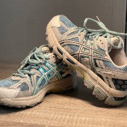 Китайские кроссовки Asics - фото 2