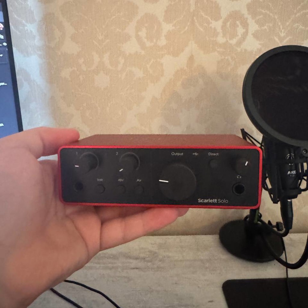 Аудиокарта Focusrite Scarlett Solo 4th Gen