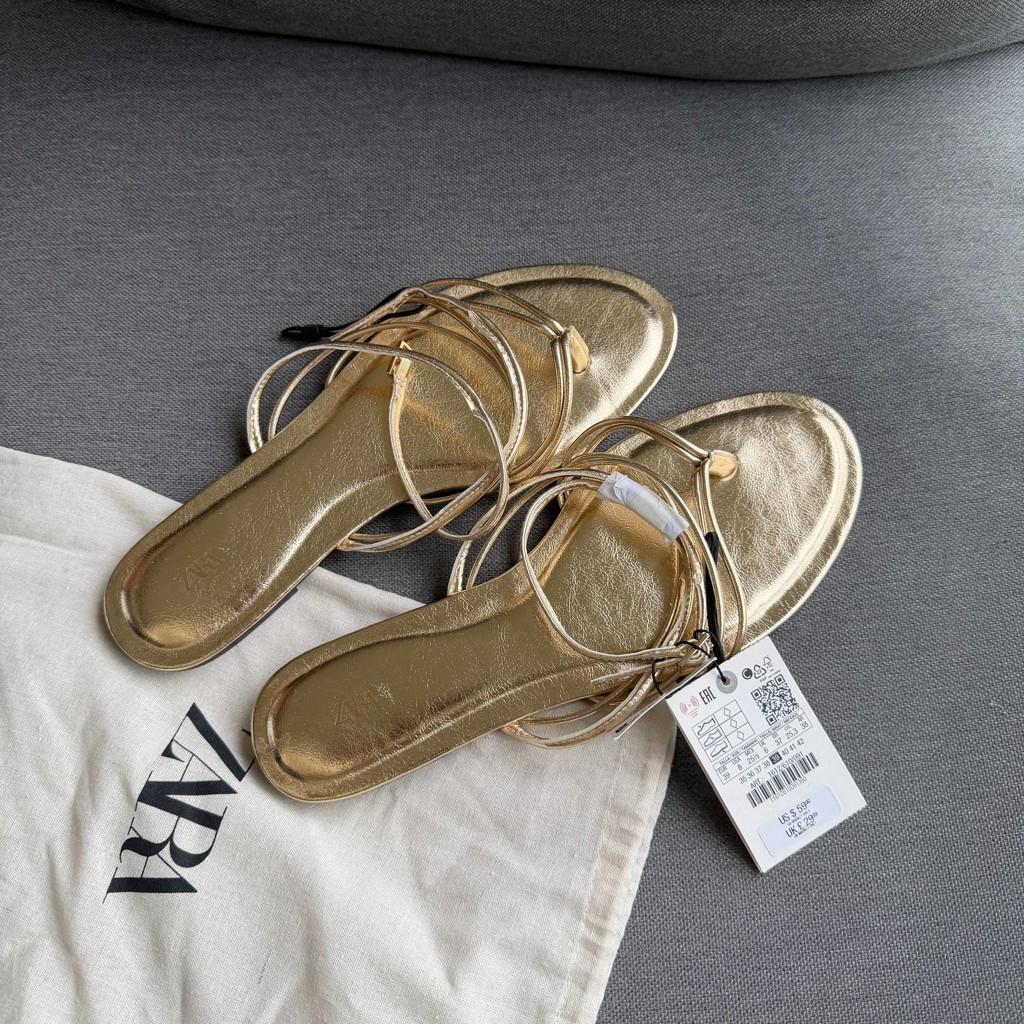 Золотые сандали Zara