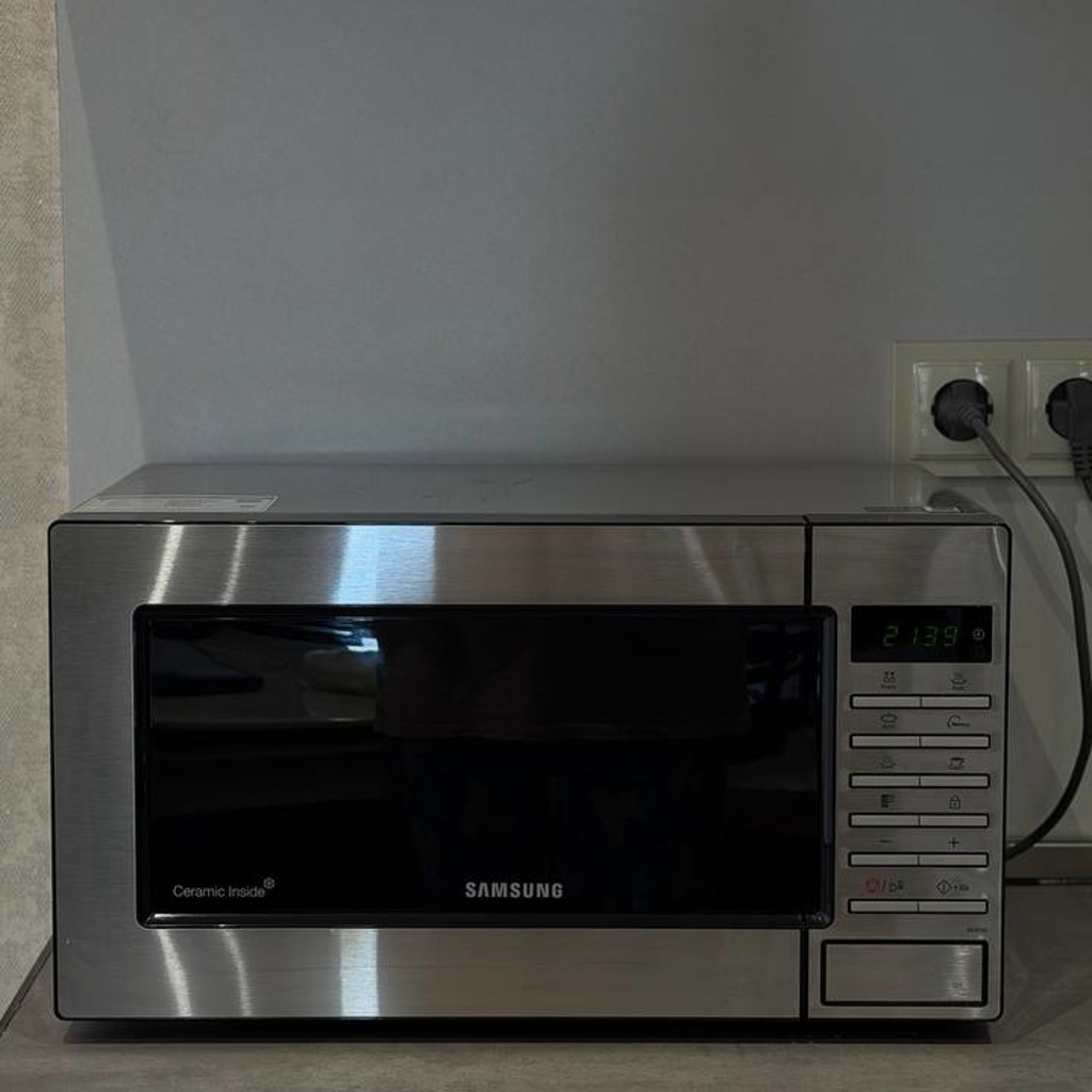 Микроволновка Samsung ME87m