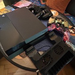 Ps4 + охлаждающая подставка + 4 пада - фото 2