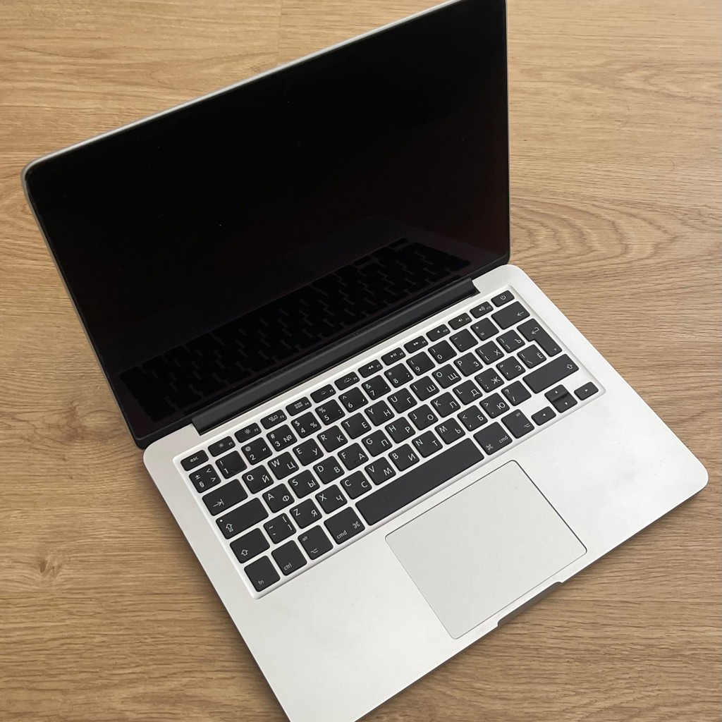 MacBook Pro 13 (Early 2015)