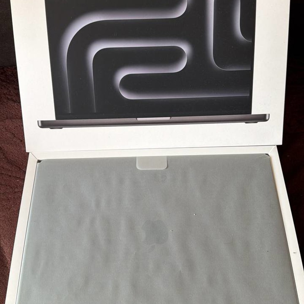 Macbook Pro 16 Inch 2024