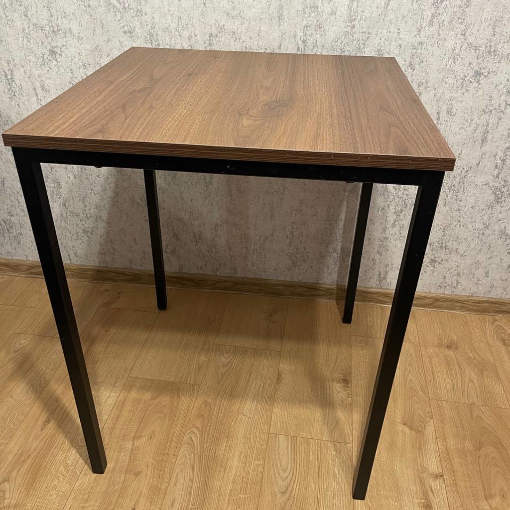 Стол