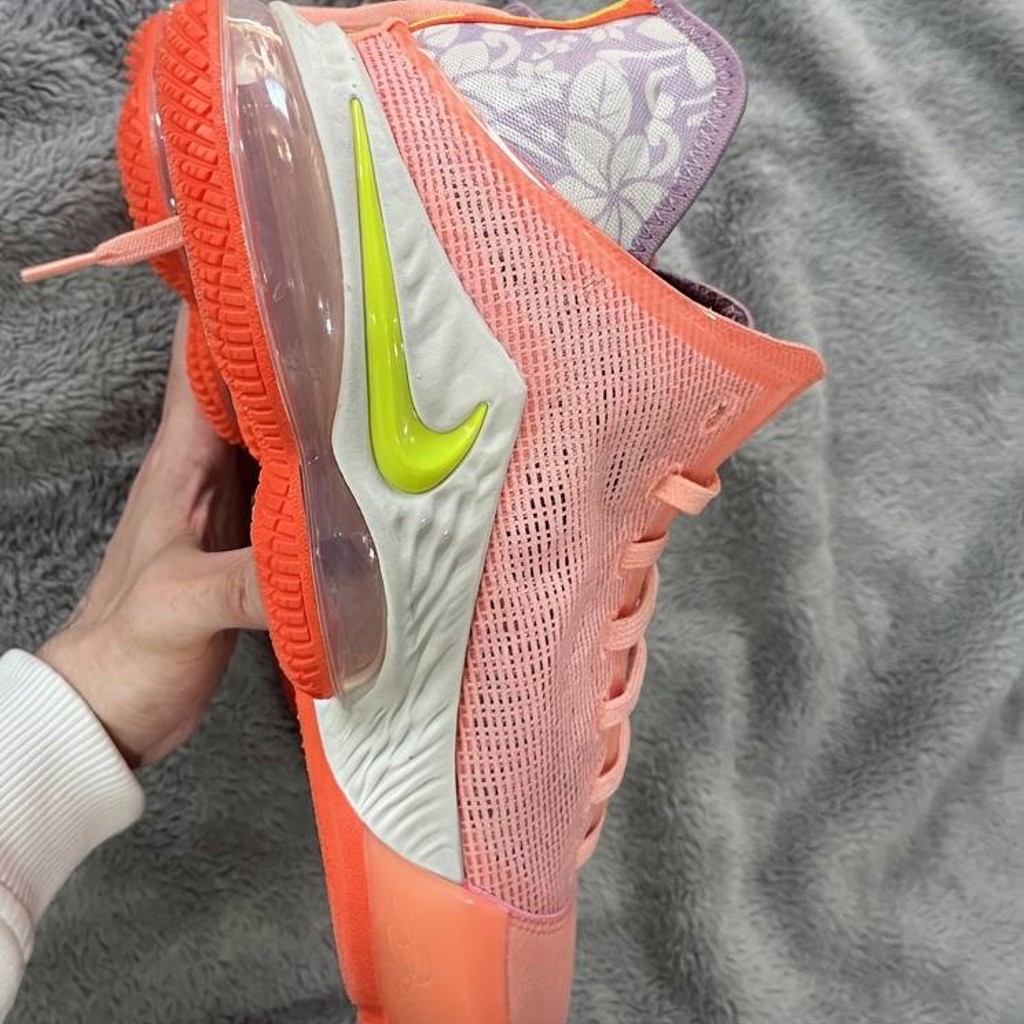 Nike LeBron 19 Low Hawaii