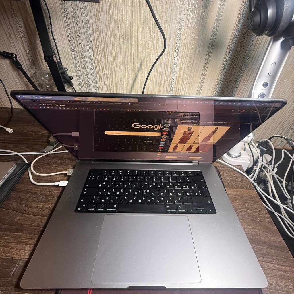 MacBook Pro 16”