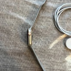 Apple Watch SE 40 2 поколения - фото 4