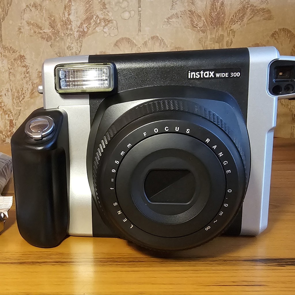 Фотокамера Fujifilm Instax Wide 300